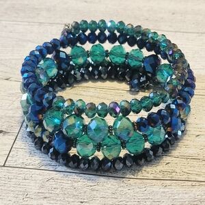 ALI-KHAN Elegant Blue and Green Multi-faceted Beaded Memory Wire Bracelet